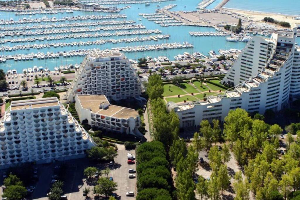 Chez Martin - Spacieux Appartement Climatise Proche De La Plage ลา กร็องเดอ-ม็อต ภายนอก รูปภาพ