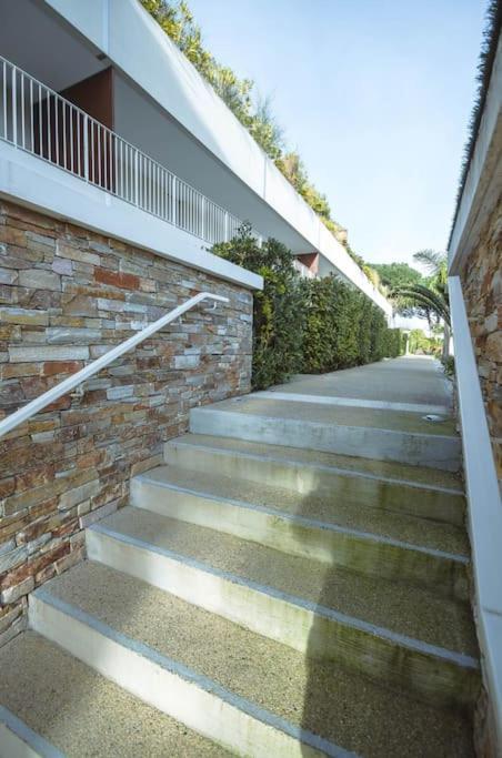 Chez Martin - Spacieux Appartement Climatise Proche De La Plage ลา กร็องเดอ-ม็อต ภายนอก รูปภาพ