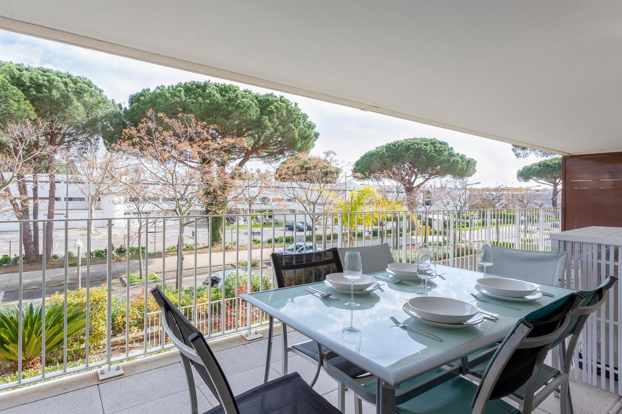Chez Martin - Spacieux Appartement Climatise Proche De La Plage ลา กร็องเดอ-ม็อต ภายนอก รูปภาพ