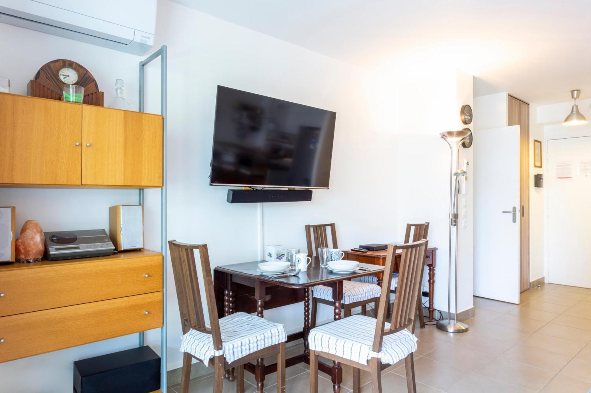 Chez Martin - Spacieux Appartement Climatise Proche De La Plage ลา กร็องเดอ-ม็อต ภายนอก รูปภาพ